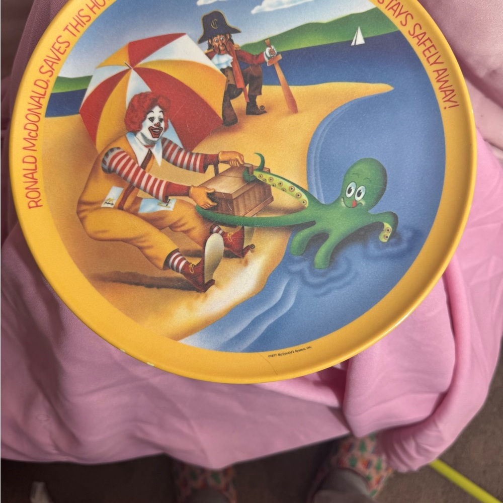 Vintage McDonald's Ronald McDonald Plates - Picture 2 of 6